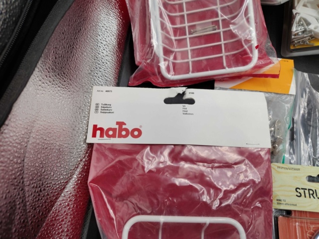 1480422-5 LOT – Mixed fittings, Habo, Grundа, Structure, baskets, hooks, locking plates