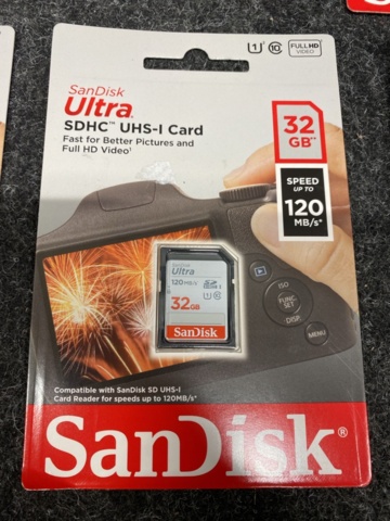 1481682-3 Minneskort & USB-minne, Kingston & SanDisk