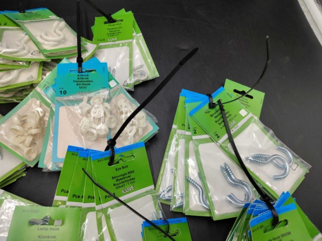 1480429-5 Lot of hooks and eye screws, ESSVE