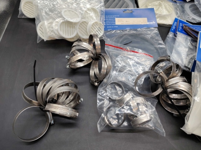 1480430-2 Ventilation details, lot, Fresh – valves, grilles, hose clamps