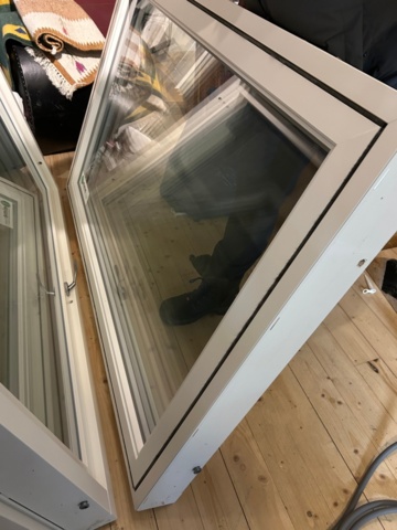 1410949-4 Pivot windows, 3-pane, aluminum-clad - 3 pcs.