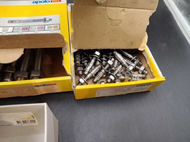 1480432-5 Expander bolt and cable holder, lot