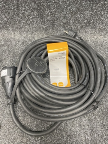 1481685-4 Assortment of power strips & extension cables