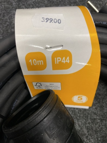 1481685-9 Assortment of power strips & extension cables