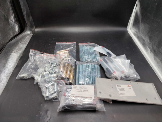 1480434-1 Byggbeslag - blandat parti