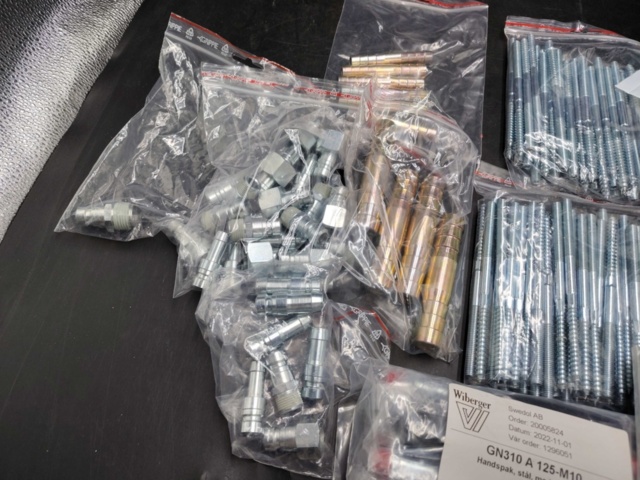 1480434-2 Byggbeslag - blandat parti