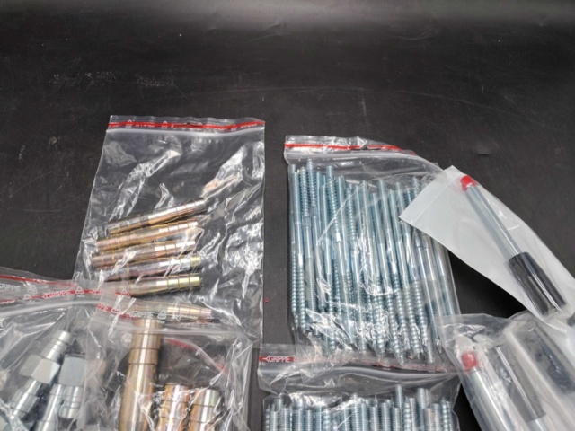 1480434-4 Byggbeslag - blandat parti