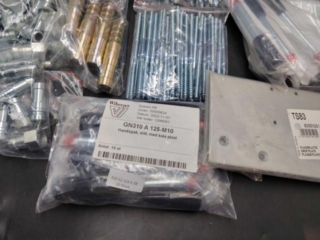 1480434-5 Byggbeslag - blandat parti