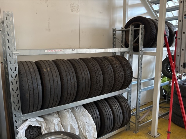 1469085-7 Deck rack x2 sections