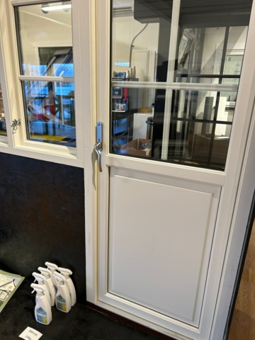 1410956-3 Door and window - Display copy