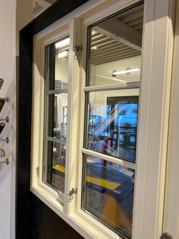 1410956-4 Door and window - Display copy