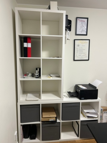 1410965-3 Office equipment - Height-adjustable desk, vacuum cleaner, printer and shelves