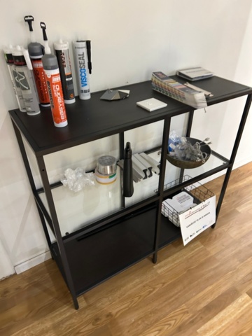 1410965-8 Office equipment - Height-adjustable desk, vacuum cleaner, printer and shelves