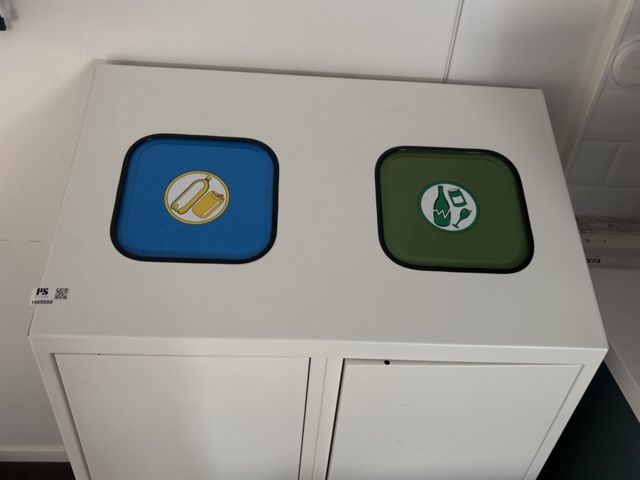 1469088-2 Sorting cabinet for recycling