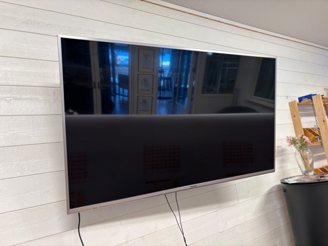 1410950-9 Konferensbord, TV m.m