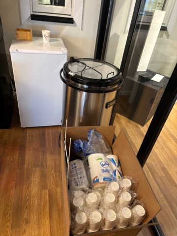 1410954-1 Kylskåp, drickakyl och engångsmaterial