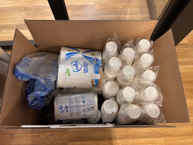 1410954-4 Kylskåp, drickakyl och engångsmaterial