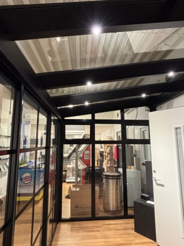 1410955-3 Conservatory with aluminum frame and glass sections - Display example.