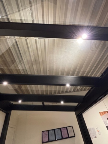 1410955-5 Conservatory with aluminum frame and glass sections - Display example.