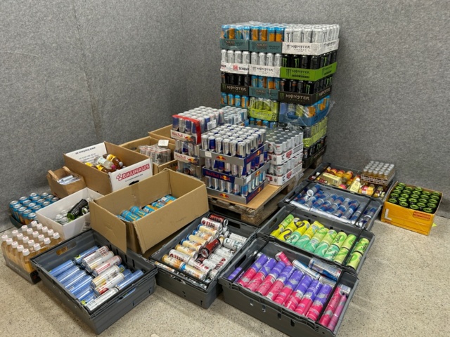 1368286-1 Parti med energidrycker och läsk