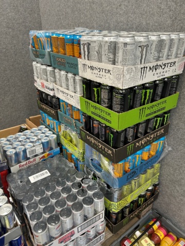 1368286-3 Parti med energidrycker och läsk