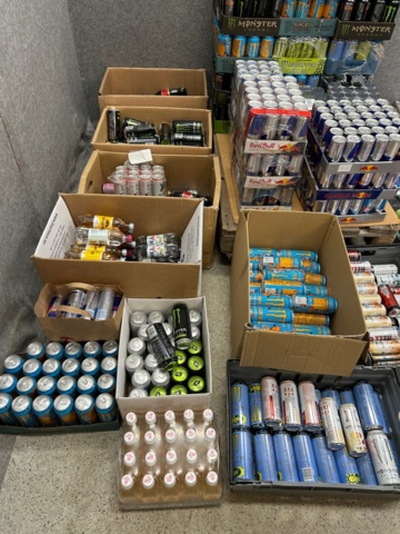 1368286-4 Parti med energidrycker och läsk