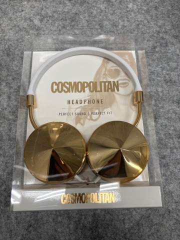 1368288-4 Samling med elektronik och kioskvaror - hörlurar, laddare, tillbehör m.m.