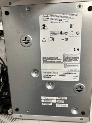 1368289-10 Samling med kassa- och elektronikkomponenter