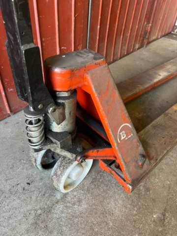 1426505-2 Palldragare BT 2000 kg