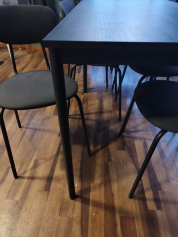 1401293-4 Eight tables with matching chairs