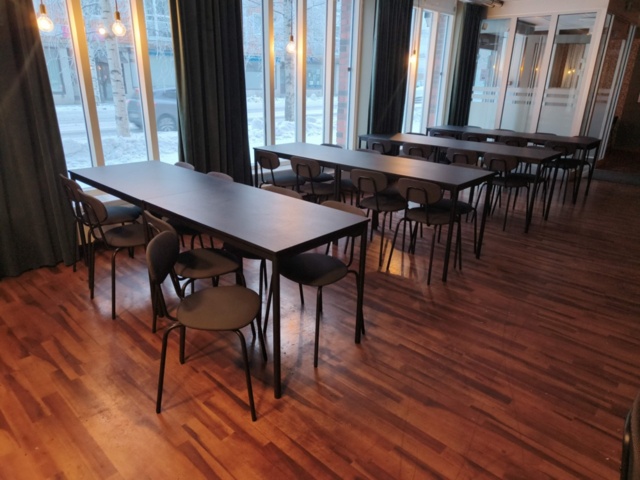 1401294-1 Nine tables with matching chairs