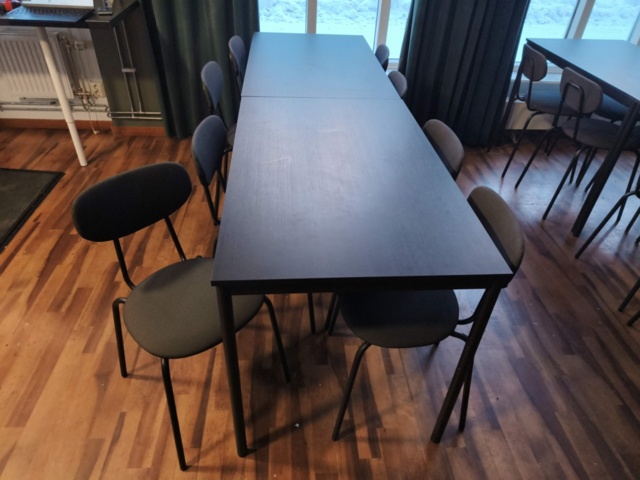 1401294-3 Nine tables with matching chairs