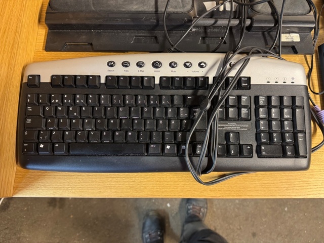 1405488-4 Miscellaneous computer accessories