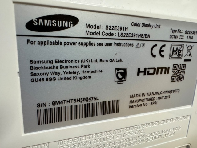 1405491-6 2 st datorskärmar