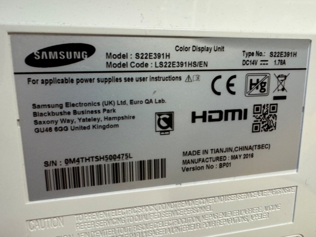 1405491-7 2 st datorskärmar