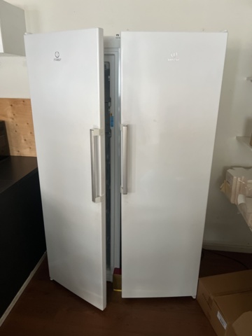 1431730-1 Refrigerators and freezers - Indesit