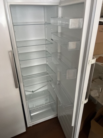 1431730-4 Refrigerators and freezers - Indesit