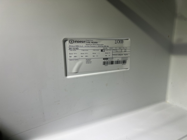 1431730-5 Refrigerators and freezers - Indesit