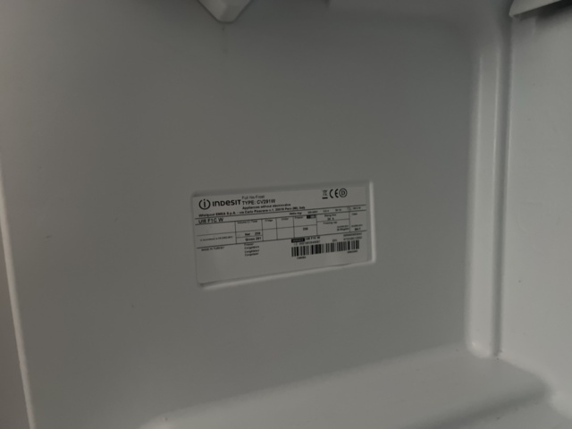 1431730-8 Refrigerators and freezers - Indesit