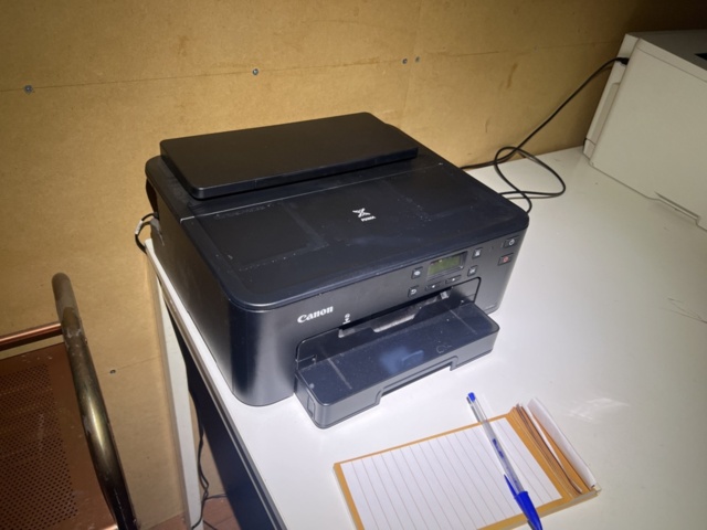 1431737-5 Collection of office and storage equipment