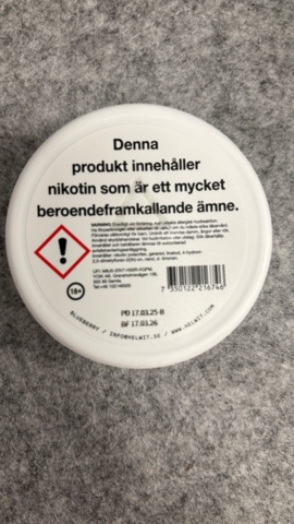 1368290-4 Samling med snus, rökningstillbehör och tobakspapper Försäljningen omfattas av lag (2018:2088)