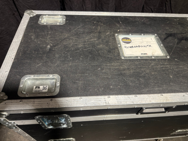 1364077-7 Moving heads 4 pcs - Robe MegaPointe incl. power cables, flight mounts and safety wires