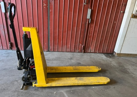 Bild som representerar auktionen - Avyttring palldragare och tippcontainrar