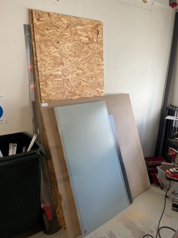 1197531-2 Panel material Glass and OSB