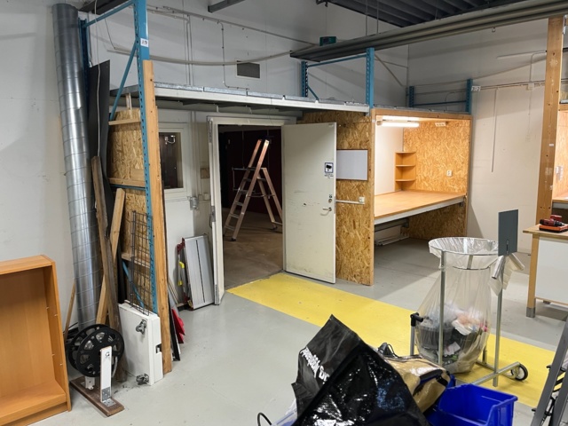 1197532-1 Pallet racking with workstation