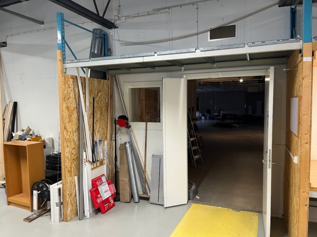 1197532-5 Pallet racking with workstation