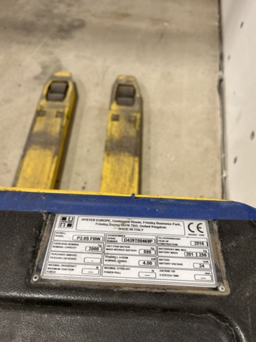 1470220-8 Elektrisk låglyftare med åkplatta (Reparationsobjekt)