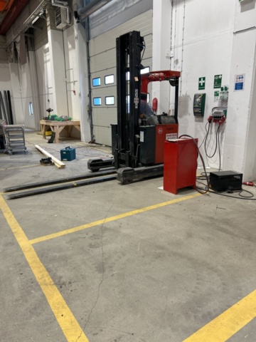 1470221-2 Elektrisk skjutstativtruck