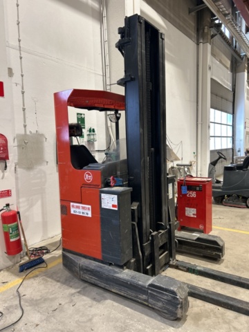 1470221-4 Elektrisk skjutstativtruck