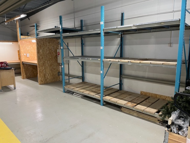 1197533-2 Pallet racking with workstation